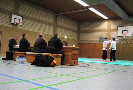 0.4 Und Action