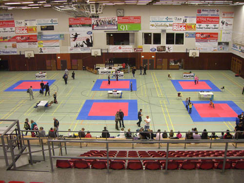 0.0.1 Die Halle