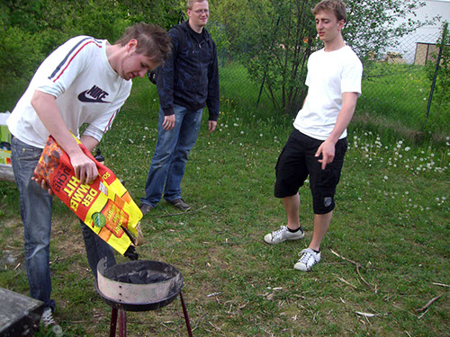 0.0.49 Einer Arbeitet und die anderen...