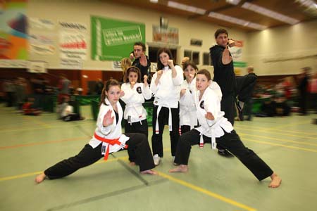 Gruppenbild mit unseren erfolgreich gestarteten Schülern auf dem 6. IRRC in Duisburg